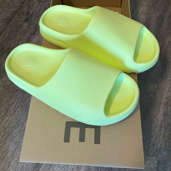 Glow Green Adidas Yeezy Slides - Picture 4 of 4